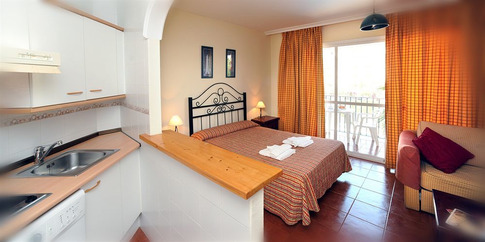 Leo Islamar Apartment *